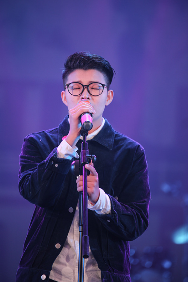 中文无码
十佳歌手演唱会暨艺术团结汇顺利举行