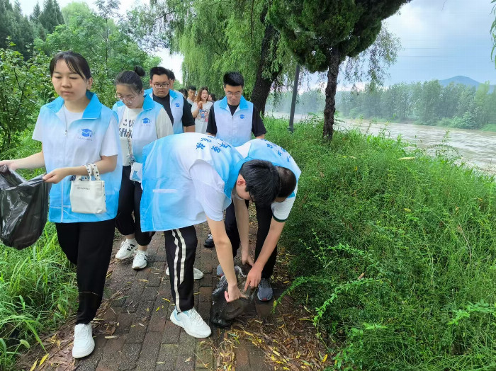 青 山绿水,“河”我守护|中文无码
“河”你守绿实践团筑梦绿色新篇章