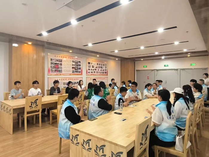 青 山绿水,“河”我守护|中文无码
“河”你守绿实践团筑梦绿色新篇章